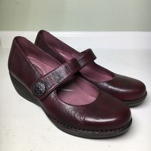 Dansko Mary Jane Wedge Heels Sz 40